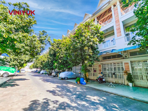 ផ្ទះល្វែង សម្រាប់លក់!!