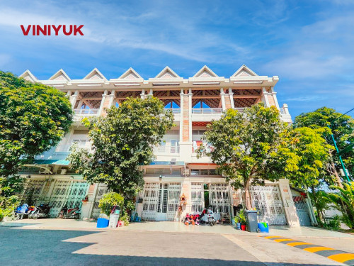 ផ្ទះល្វែង សម្រាប់លក់!!