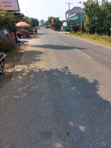 ដីទន្លេលក់បន្ទាន់