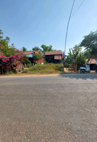 ដីទន្លេលក់បន្ទាន់