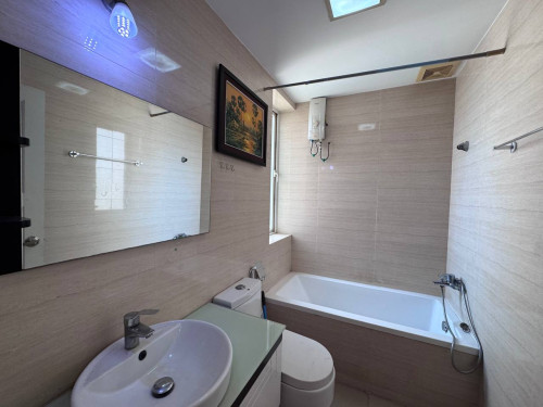 𝐅𝐨𝐫 𝐑𝐞𝐧𝐭: 3-Bedroom Apartment – Rose Condo, Tunle Bassac