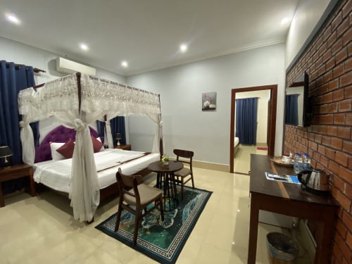 វីឡាឯកជន មានអាងហែលទឹក សៀមរាប – DAILY RENT – 8 Bedrooms, KTV Karaoke & BBQ