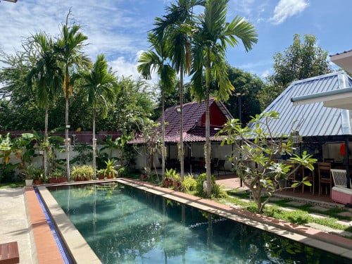 វីឡាឯកជន មានអាងហែលទឹក សៀមរាប – DAILY RENT – 8 Bedrooms, KTV Karaoke & BBQ