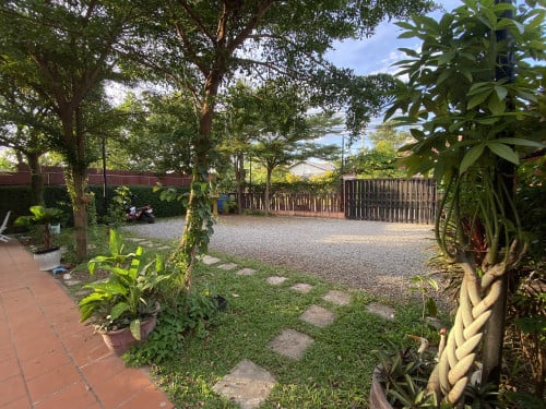 វីឡាឯកជន មានអាងហែលទឹក សៀមរាប – DAILY RENT – 8 Bedrooms, KTV Karaoke & BBQ