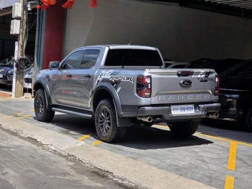 2023 FORD RANGER RAPTOR នៅធានាប្តូរប្រេងម៉ាសុីនពីក្រុមហ៊ុន​ ទេីបប្រេីបានតែ 7330kmប៉ុណ្ណោះ!