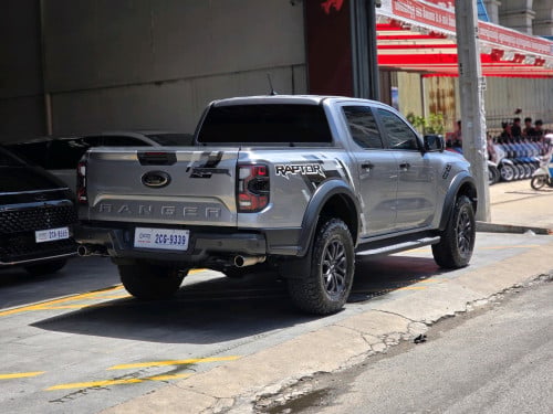 2023 FORD RANGER RAPTOR នៅធានាប្តូរប្រេងម៉ាសុីនពីក្រុមហ៊ុន​ ទេីបប្រេីបានតែ 7330kmប៉ុណ្ណោះ!