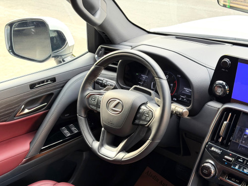 2025 Lx 600