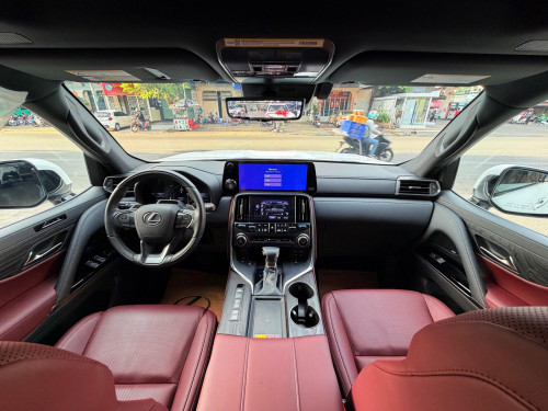 2025 Lx 600