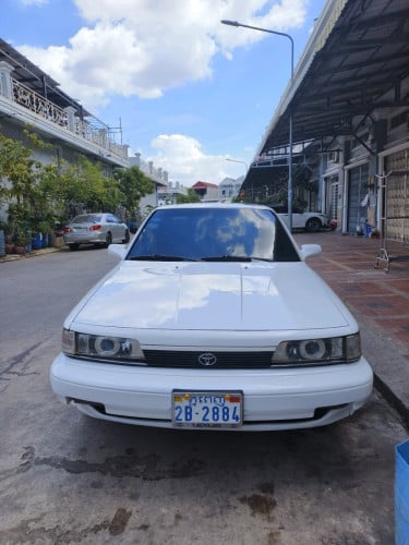 Camry 1990 LE លក់បន្ទាន់