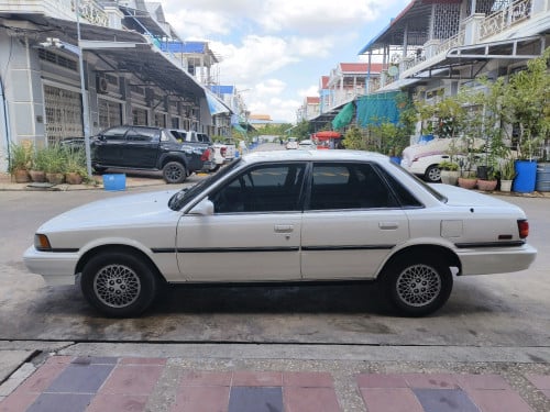 Camry 1990 LE លក់បន្ទាន់