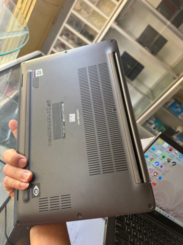 Dell 7400 Touchscreen (រាងស្តេីងស្អាត)