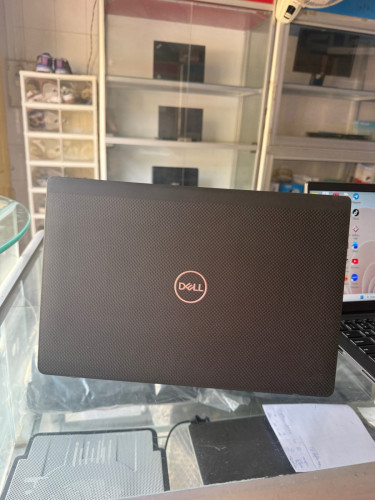 Dell 7400 Touchscreen (រាងស្តេីងស្អាត)