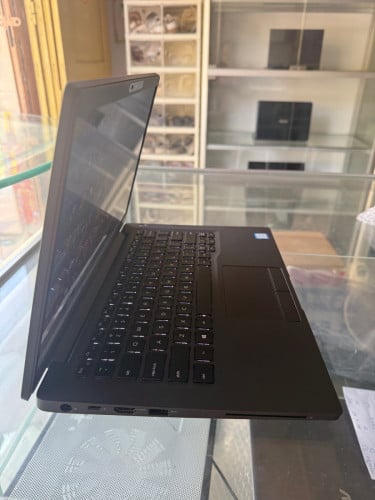Dell 7400 Touchscreen (រាងស្តេីងស្អាត)