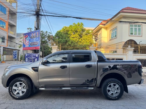 Ford 015 ម៉ាសុីន2.2 ប៉ុង២