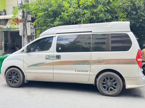 HYUANDAI SUPER STAREX VAN