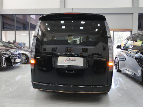 Hyundai Staria 2023 | 7-Seater VIP