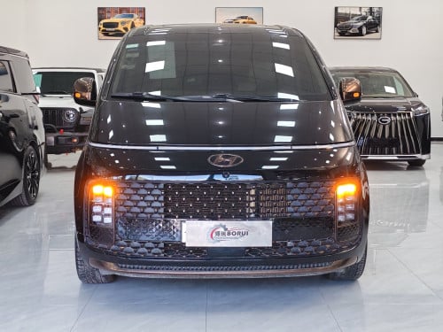 Hyundai Staria 2023 | 7-Seater VIP