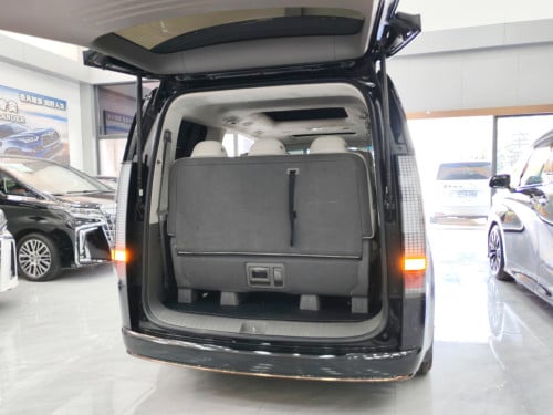 Hyundai Staria 2023 | 7-Seater VIP