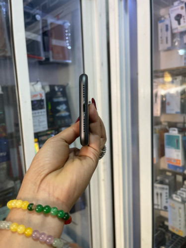 iPhone 11/64GB/LLថ្ម80%តួរស្អាតសុីនសានុំ(ធានាលើម៉ាសុីន1ខែ)