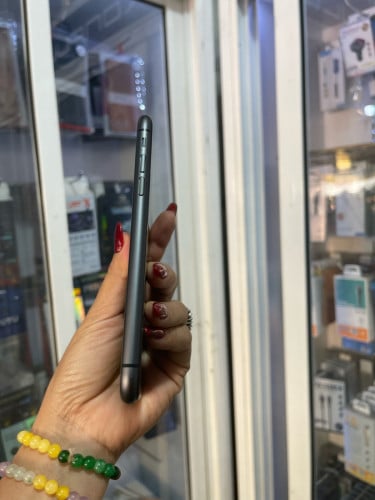 iPhone 11/64GB/LLថ្ម80%តួរស្អាតសុីនសានុំ(ធានាលើម៉ាសុីន1ខែ)
