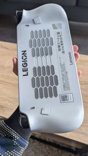 (លក់ហើយ) Legion Go S 512GB នូវមានប្រអប់ទាំងម៉ាស៊ីន និងឆ្នាំងសាក