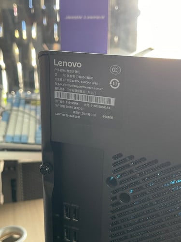 Lenovo Gaming i7 9700K