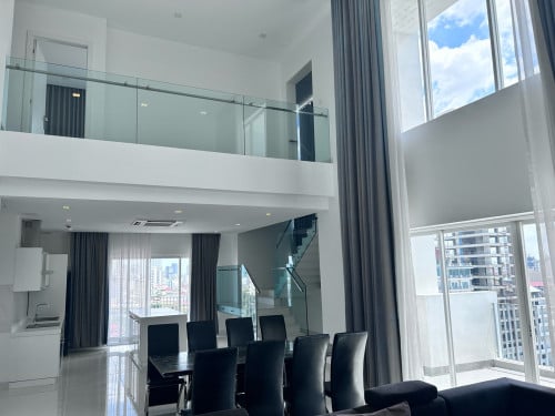 Penthouse size 339sqm price:$4000Price is nego_Location- Toul Tompong Market (Russian Market)