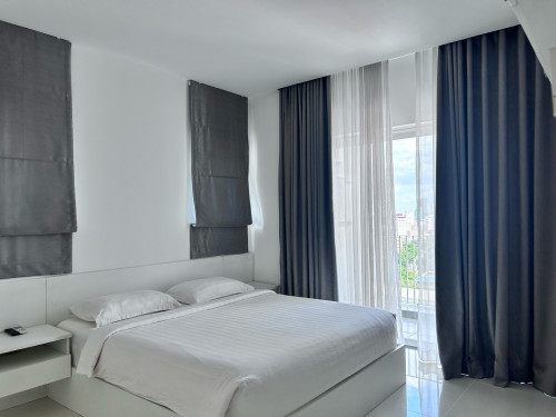 Penthouse size 339sqm price:$4000Price is nego_Location- Toul Tompong Market (Russian Market)