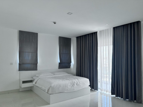 Penthouse size 339sqm price:$4000Price is nego_Location- Toul Tompong Market (Russian Market)