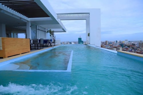 Penthouse size 339sqm price:$4000Price is nego_Location- Toul Tompong Market (Russian Market)