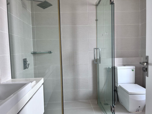 Penthouse size 339sqm price:$4000Price is nego_Location- Toul Tompong Market (Russian Market)