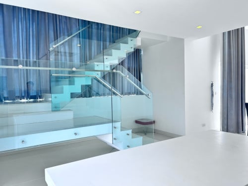 Penthouse size 339sqm price:$4000Price is nego_Location- Toul Tompong Market (Russian Market)