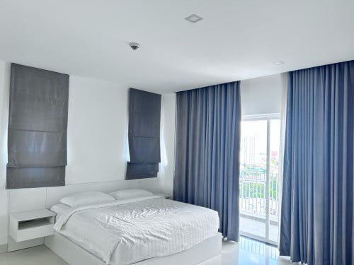 Penthouse size 339sqm price:$4000Price is nego_Location- Toul Tompong Market (Russian Market)