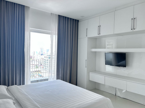Penthouse size 339sqm price:$4000Price is nego_Location- Toul Tompong Market (Russian Market)