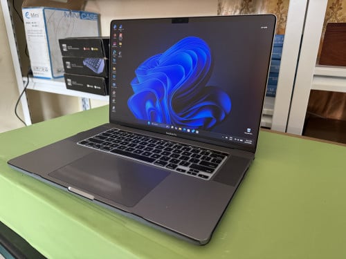 លក់បន្ទាន់ 99% MacBook Pro 16 2019 i7-9th