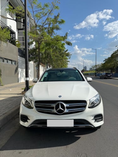 Mercedes Benz GLC300
