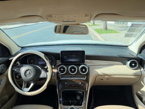 Mercedes Benz GLC300