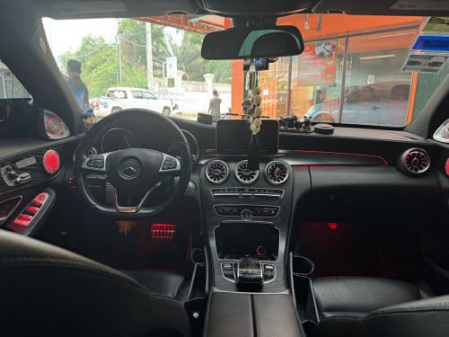 MERCEDES C300 4MATIC