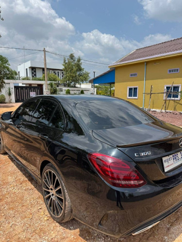 MERCEDES C300 4MATIC