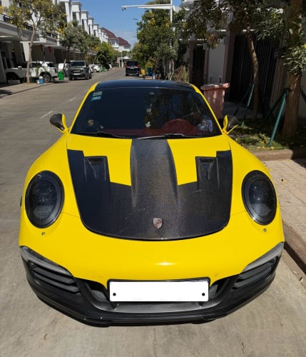 Porsche 911   Year: 2015 ពណ័សរ