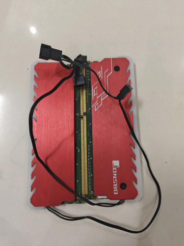 Ram DDR3 4G មាន2ដើមនឹង មានភ្លើង15$ដាច់