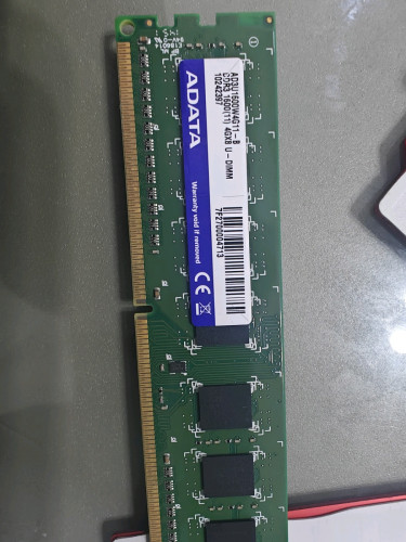 Ram DDR3 4G មាន2ដើមនឹង មានភ្លើង15$ដាច់