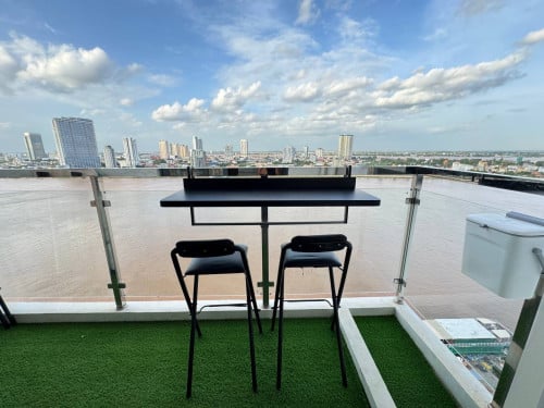 Riverside condos