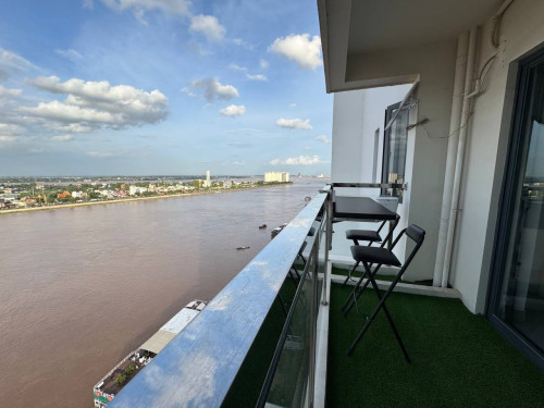 Riverside condos