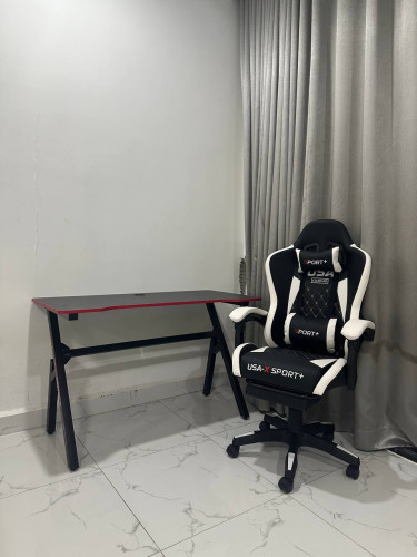 Set gaming table with chair new 100%