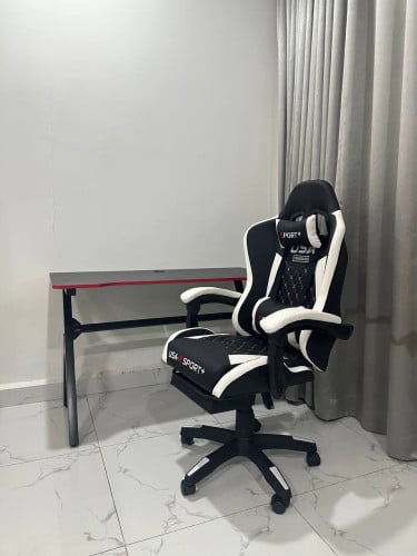 Set gaming table with chair new 100%