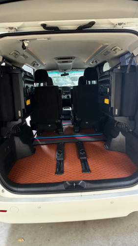 Toyota Alphard 2012