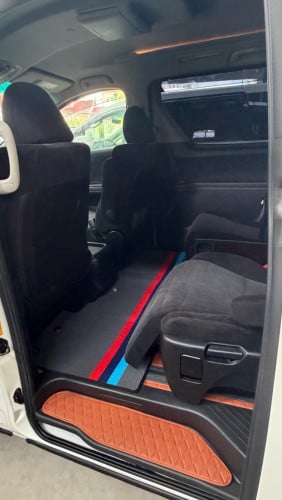 Toyota Alphard 2012