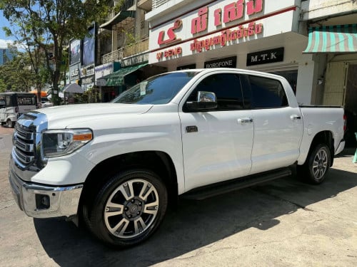 TOYOTA Tundra ឆ្នាំ2020 *1794* Edition ជាប្រភេទឡាន ខ្លាញ់គោស្រុកខ្មែរ