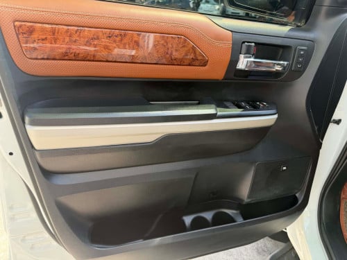 TOYOTA Tundra ឆ្នាំ2020 *1794* Edition ជាប្រភេទឡាន ខ្លាញ់គោស្រុកខ្មែរ